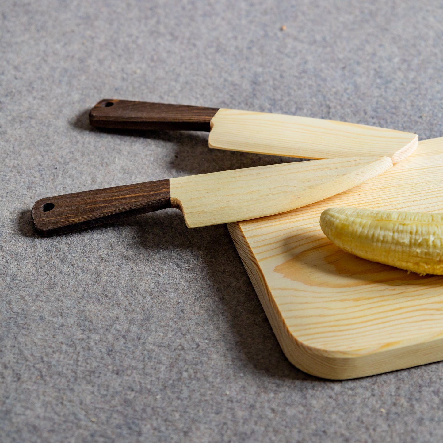 Tabla de cocina con cuchillos Montessori