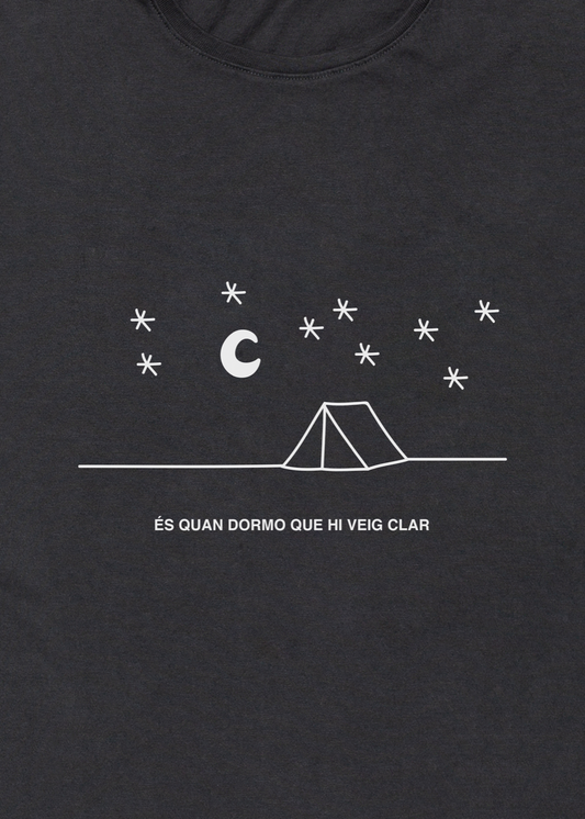 Camiseta Quan dormo