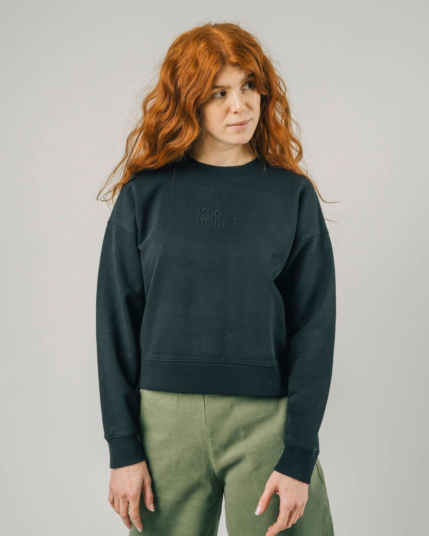 Moon Mode Cropped Sweatshirt Black