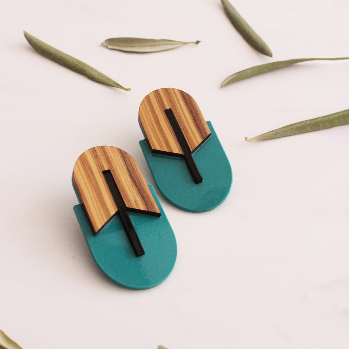 Cellulose acetate Goliath earring