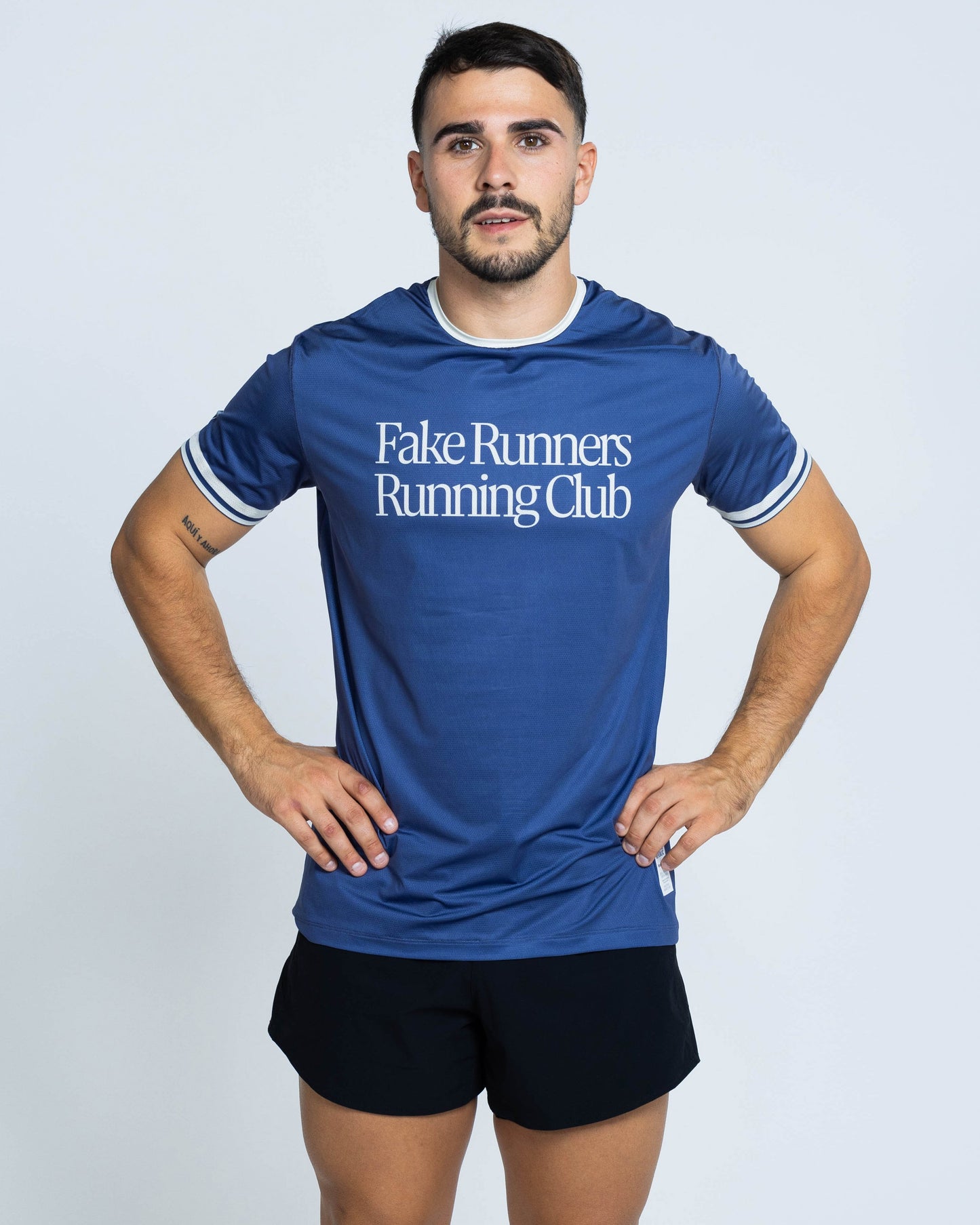 PutosModernos® Fake Runners Running Club Unisex Limited Edition Performance Tee