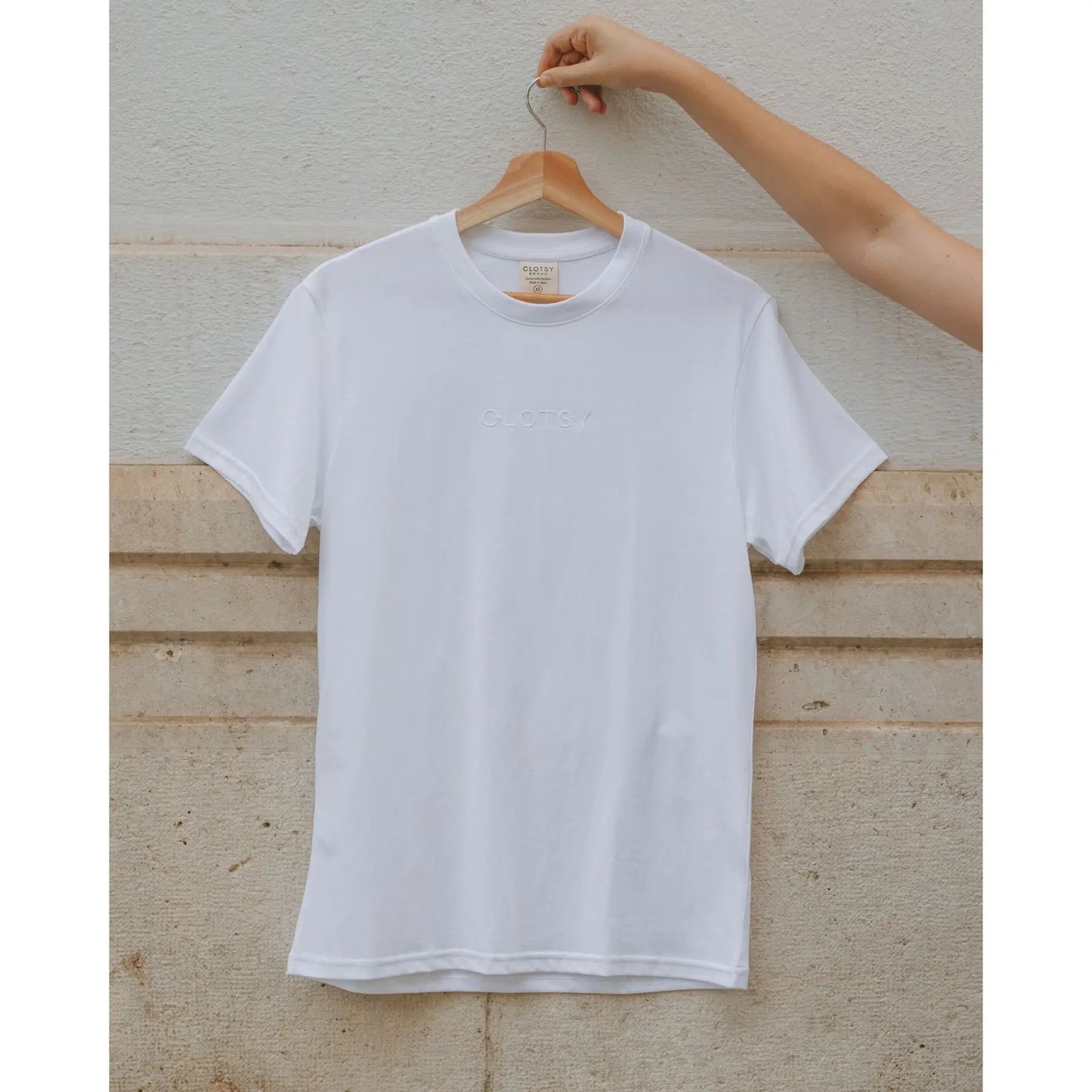 Basic white t-shirt • unisex
