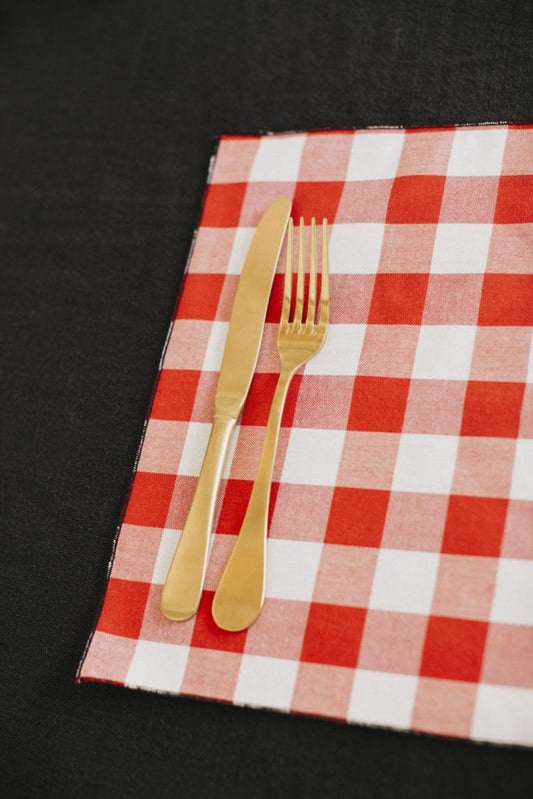 Red Gingham print cotton placemat with black trim (2 units)