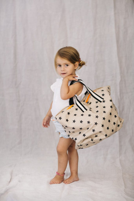 Children's beach bag in raw resin-coated linen with stars