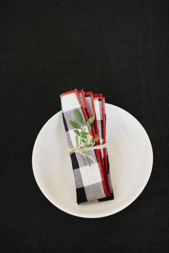 Black Gingham cotton napkin with red trim (2 units)