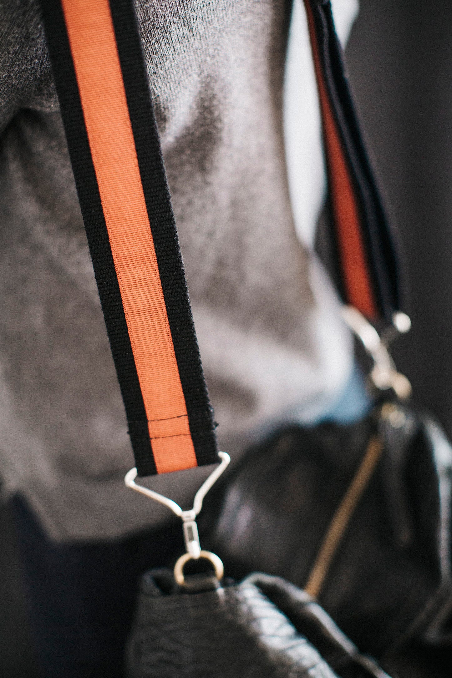Shoulder bag handle - black and orange