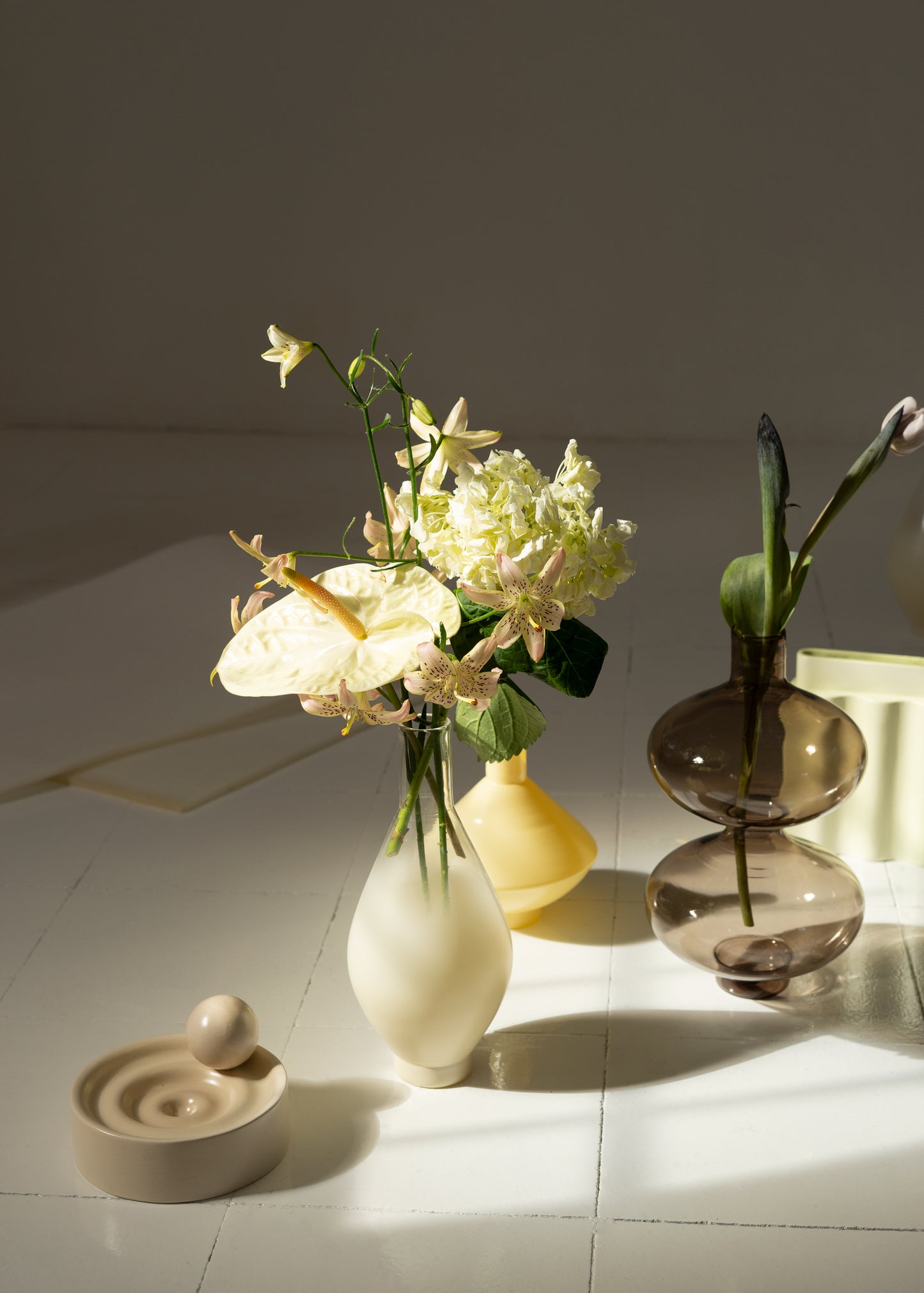 Beige Gradé Glass vase