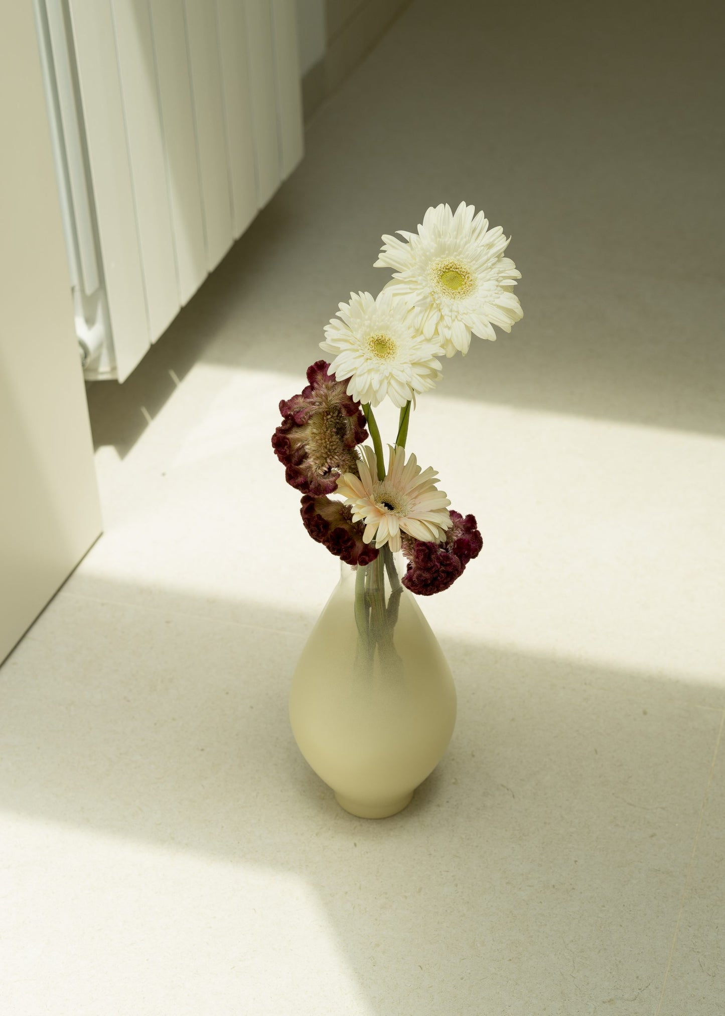 Beige Gradé Glass vase