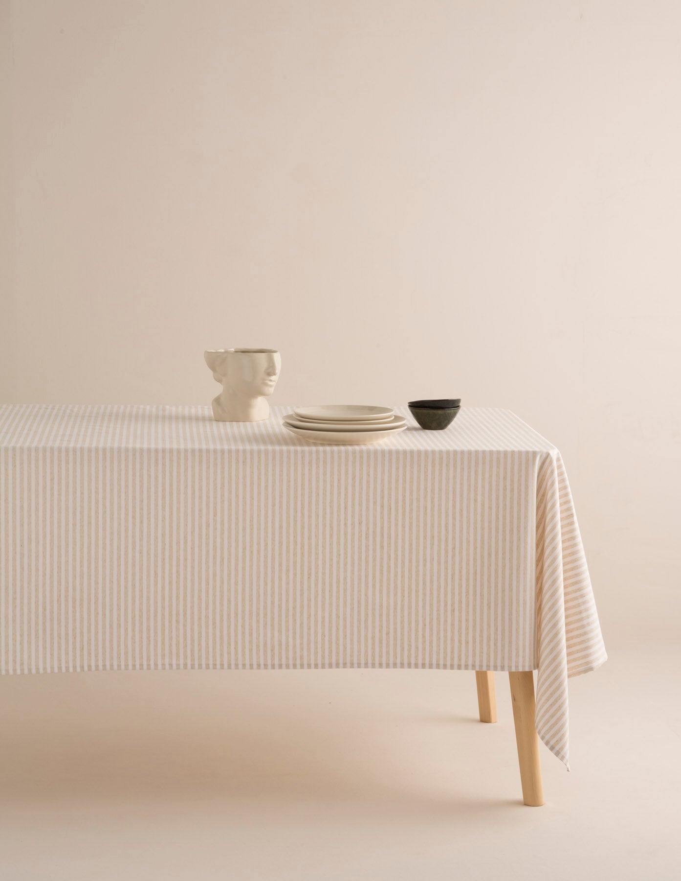 White and Beige Stain-Resistant Striped Tablecloth 140x250 - Hana Lole