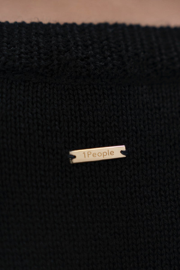 Nagano Sweater - Wool V-Neck - Licorice