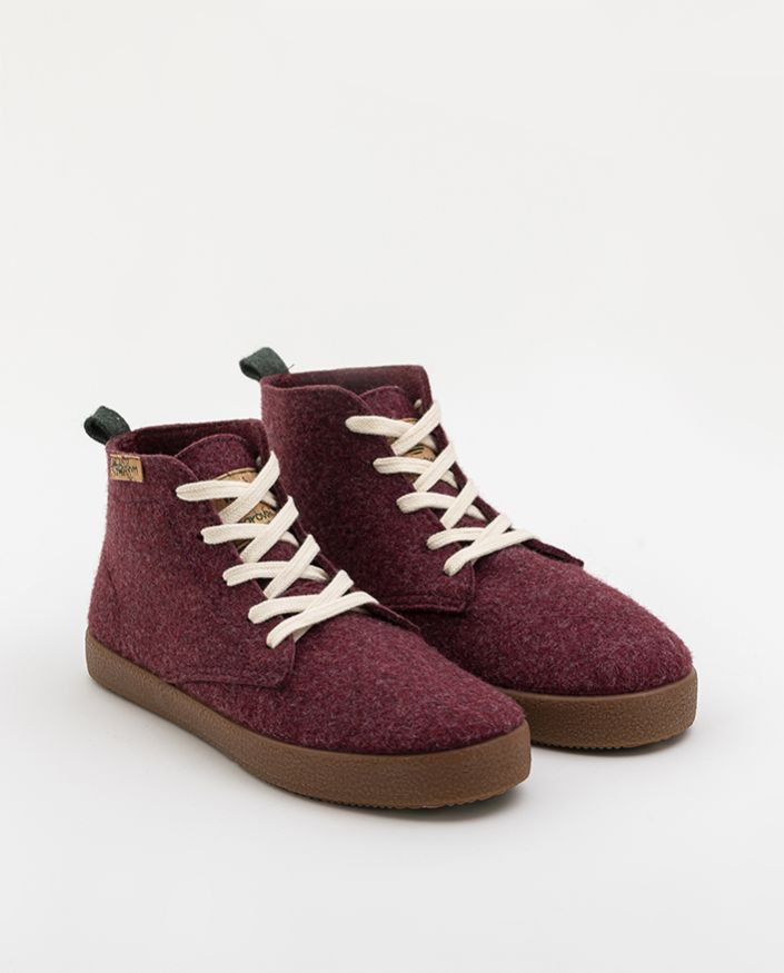 Red boots made of recycled material acacia large burgundy