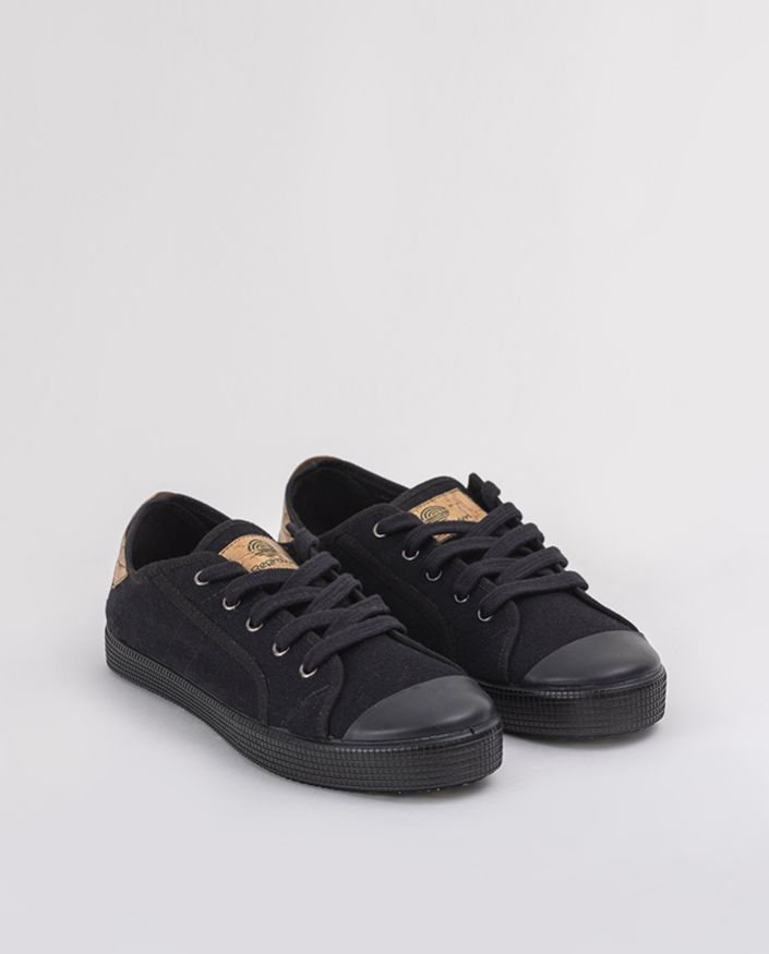 Sustainable sneakers for women and men hash black